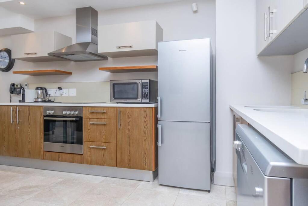 Waterfront Canal - Fully Equipped One Bedroom Apartment Cape Town Bagian luar foto