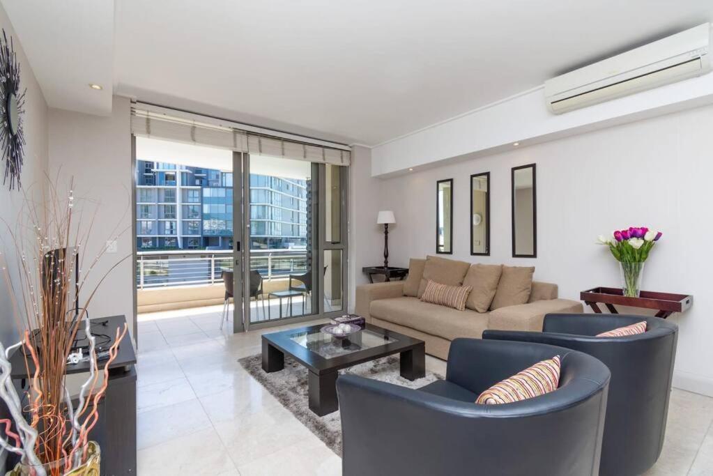 Waterfront Canal - Fully Equipped One Bedroom Apartment Cape Town Bagian luar foto